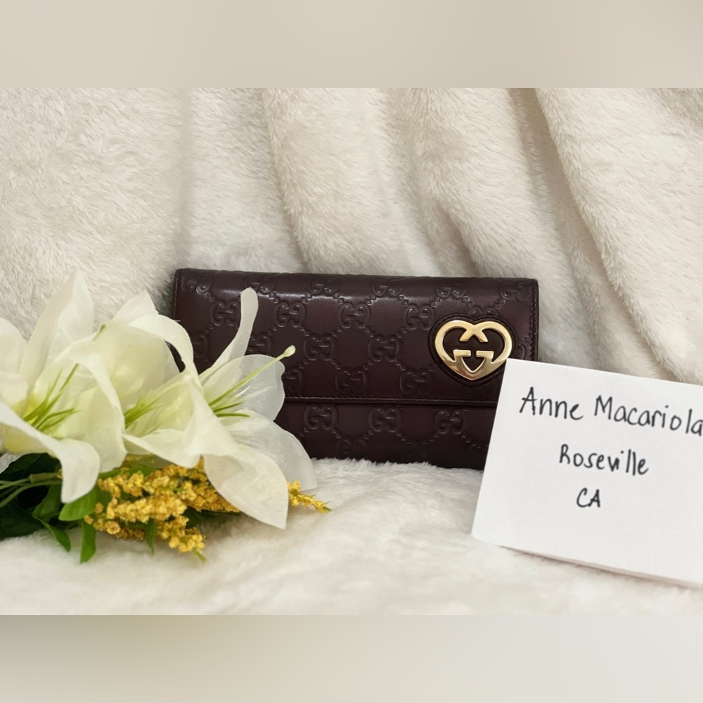 🌷🌷 Gucci Shima Bi fold Wallet In patent leather